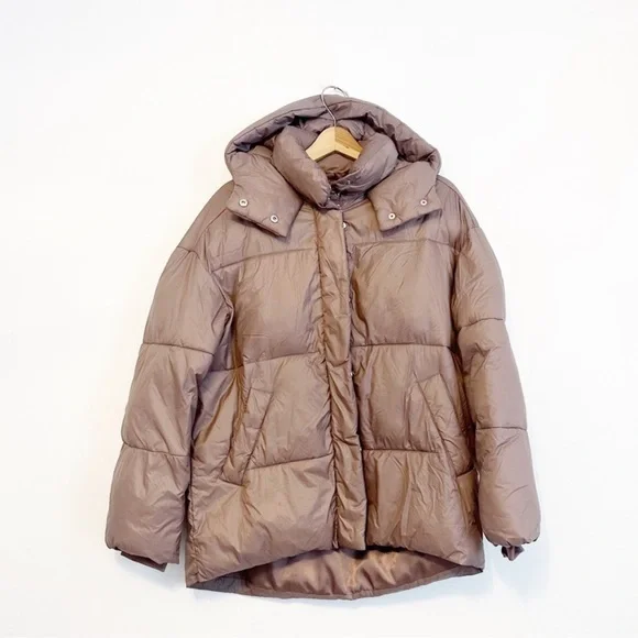 ⭐️EUC⭐️ABERCROMBIE AND FITCH puffer jacket - Picture 1 of 4